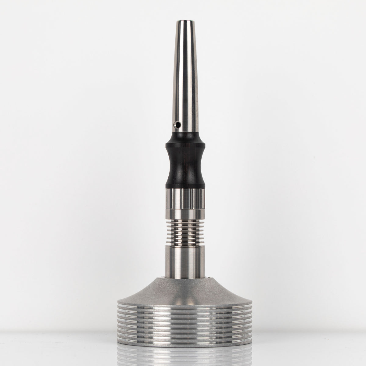 Titanium Simrell with XL Stem Adapter and blackwood XL sleeve on the Hydro XL chamber, thermal assembly and stand